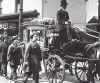 pohoto.women.funeral.munitionworker.1917.jpg (174898 bytes)